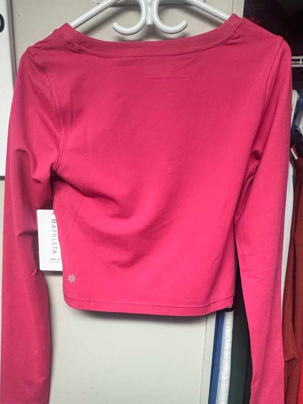 Athleta Shanti PowerVita Long Sleeve Crop Top Pink NWT Medium Thumbholes - Picture 12 of 12